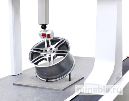 Expert CMM интегрирует сенсорный зонд и лазерный сканер