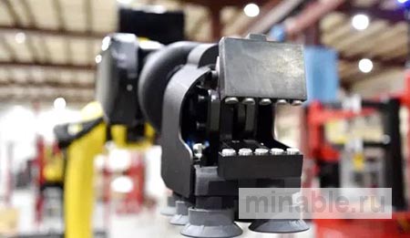 Робот FastBend выполняет повторяющиеся опасные работы на листогибочных прессах