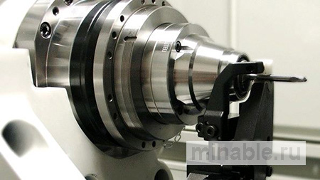 Система зажимания шлифуемого инструмента ограничивает биение