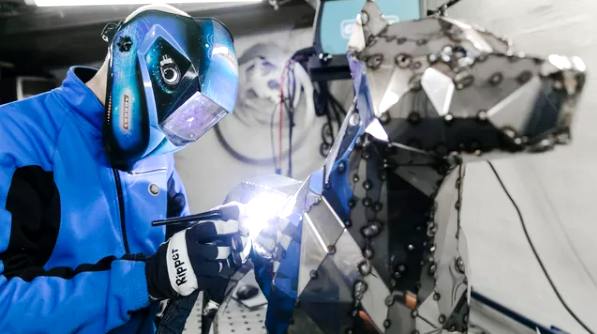 Куда исчезла мода на сварщиков и сталеваров