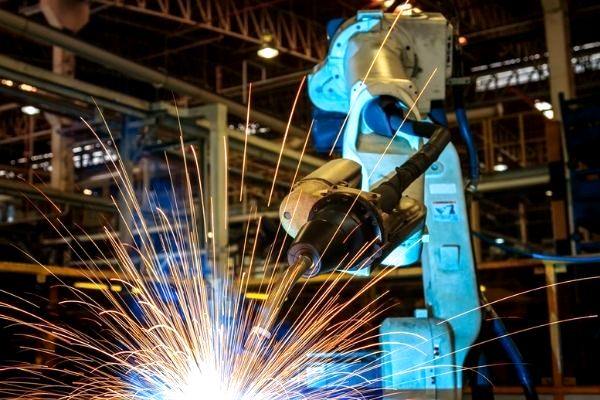 В опустевших цехах промышленность не развивается