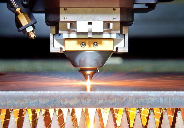 Оптимизация режущей кромки при волоконной лазерной резке и снижение затрат на азот
