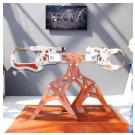 Между молотом и наковальне